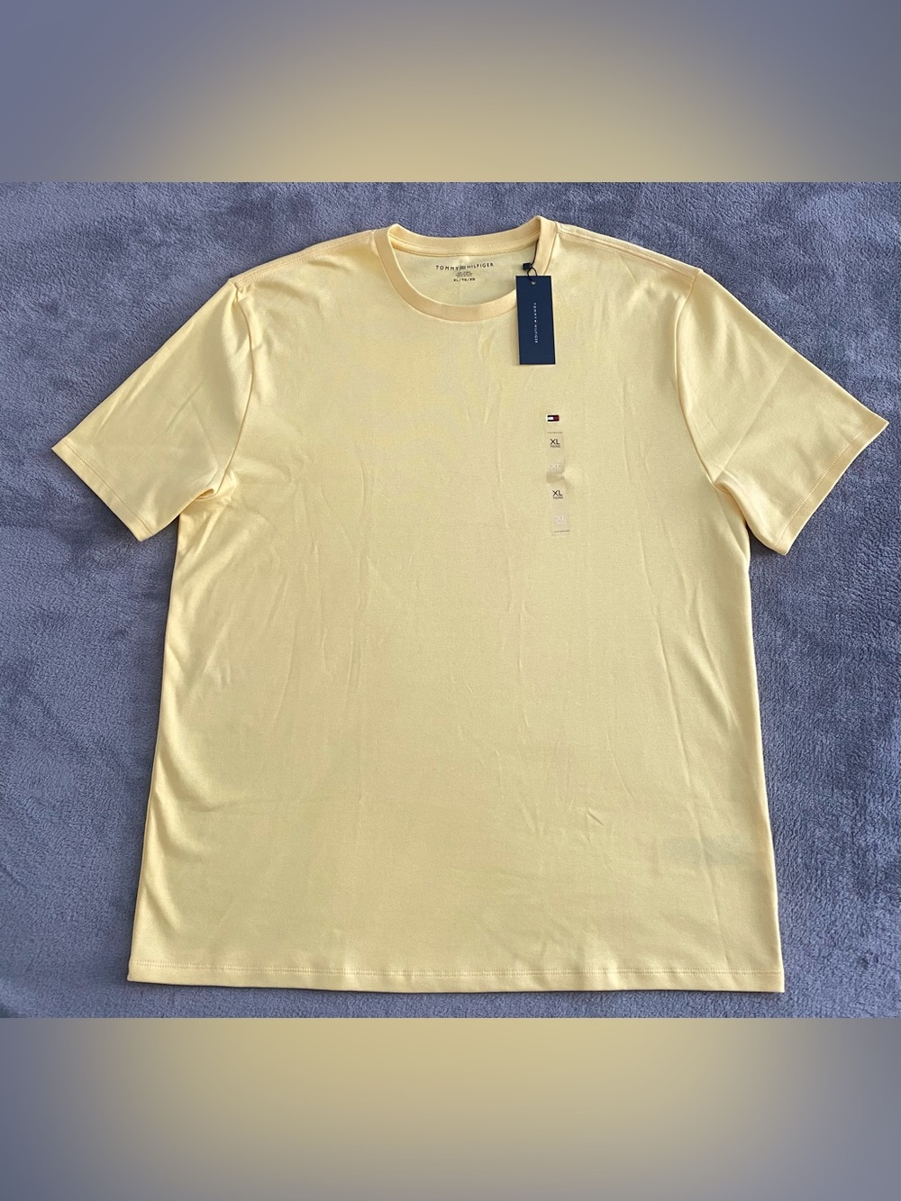 Tommy Hilfiger Men’s XL Yellow Tee NWT ☀️